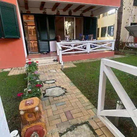 Luxury Beachfront וילה