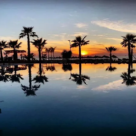 וילה Luxury Beachfront