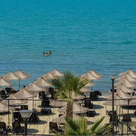 וילה Luxury Beachfront *